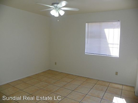 5th image of 832 N Revere Unit 102