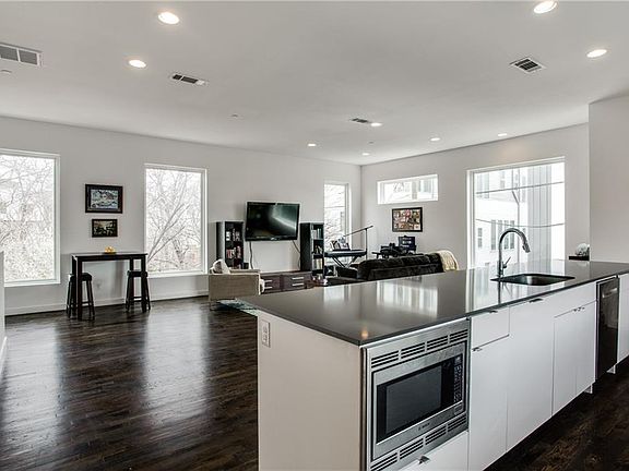 3rd image of 5706 Lindell Ave #D
