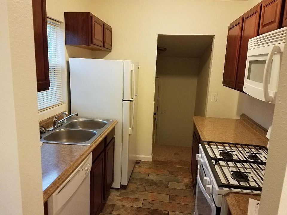 2nd image of 2063 S Fox St