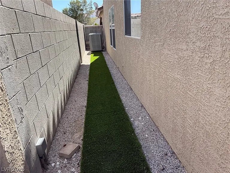 1141 Cathedral Ridge St — Photo 70