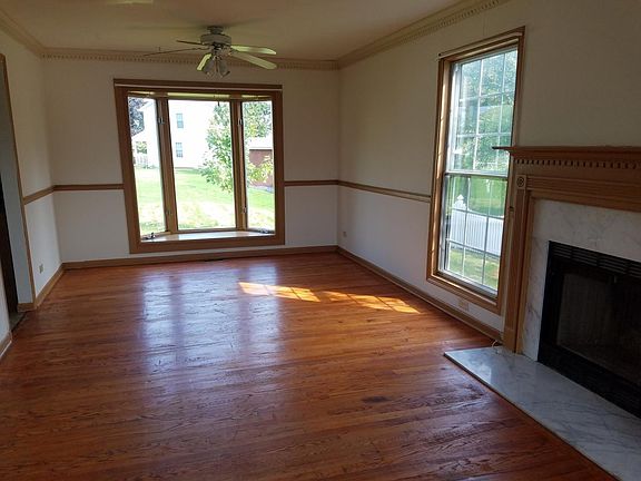 3rd image of 1206 N Lancaster Cir