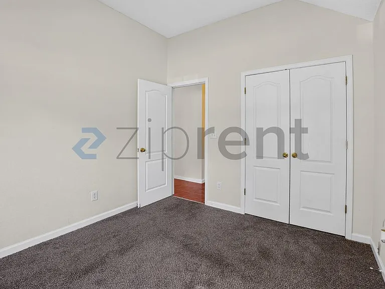 2882 Newtons Crest Cir — Photo 30
