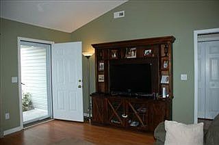 2nd image of 418 Brewster Ln