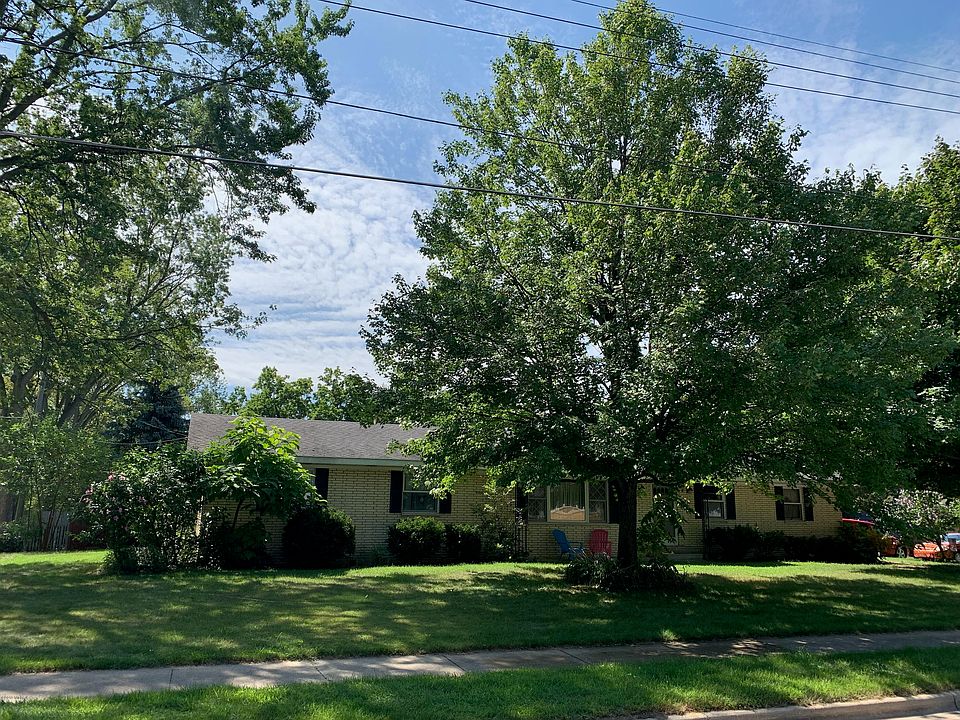 1st image of 223 Woodlawn Ct