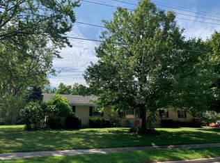 223 Woodlawn Ct, Zeeland, MI 49464