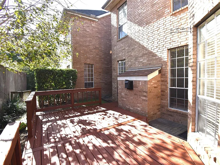 2835 Briarhurst Park — Photo 26