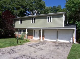 305 Mount Pleasant Rd, Hauppauge, NY 11788