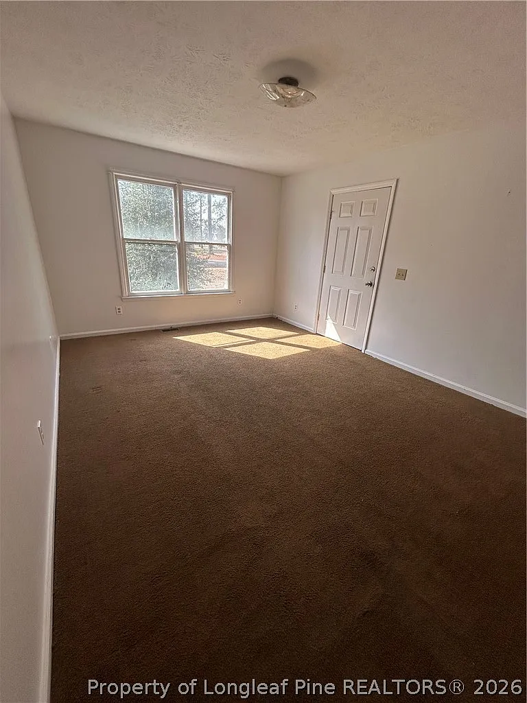 2 bed, 1.0 bath, 884 sqft, $1,100 — Photo 3