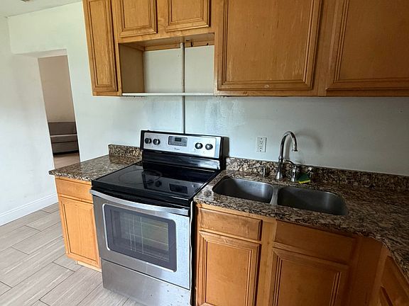 3rd image of 803 4th St