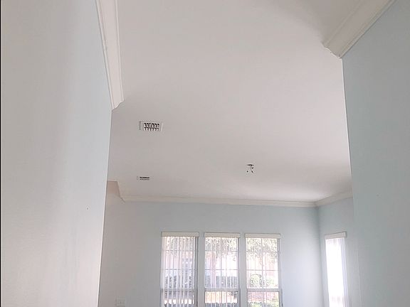 5th image of 1538 Venice Ave