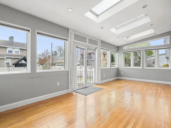 69 Bromfield St, Quincy, MA 02170