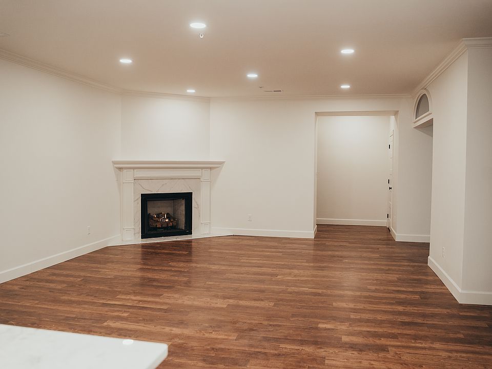 Living room with gas fireplace