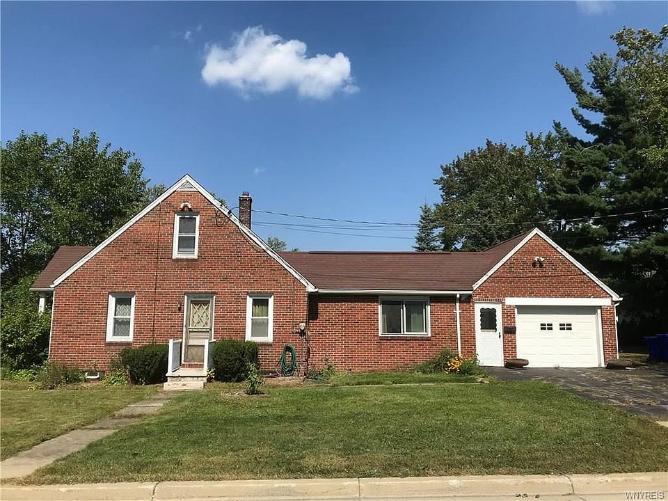 1st image of 5 Belmont Dr