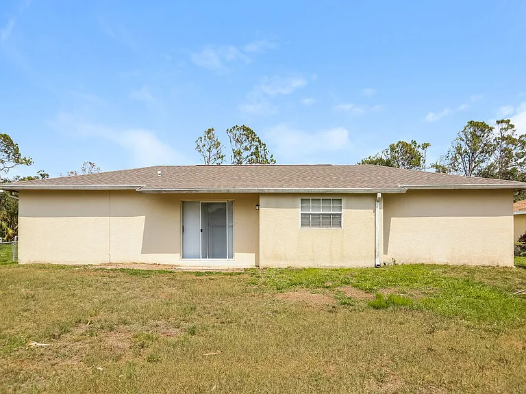 2429 Vedado St — Photo 15