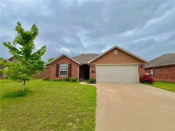 2909 S East St, Rogers, AR 72758