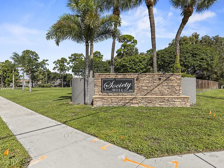814 Hill Dr #C — Photo 2