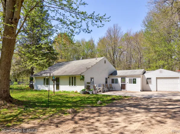 8960 Murphy Lake Rd, Vassar, MI 48768