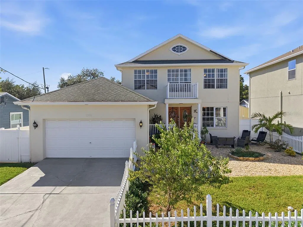 4 bed, 2.5 bath, 1843 sqft, $4,495 — Photo 2