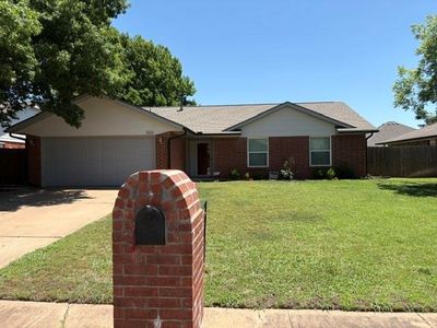 300 N Lockeport Dr, Edmond, OK, 73003