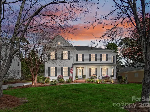 306 Shoreline Pkwy, Tega Cay, SC 29708