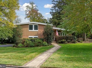 4116 Barberry Dr, Lafayette Hill, PA 19444