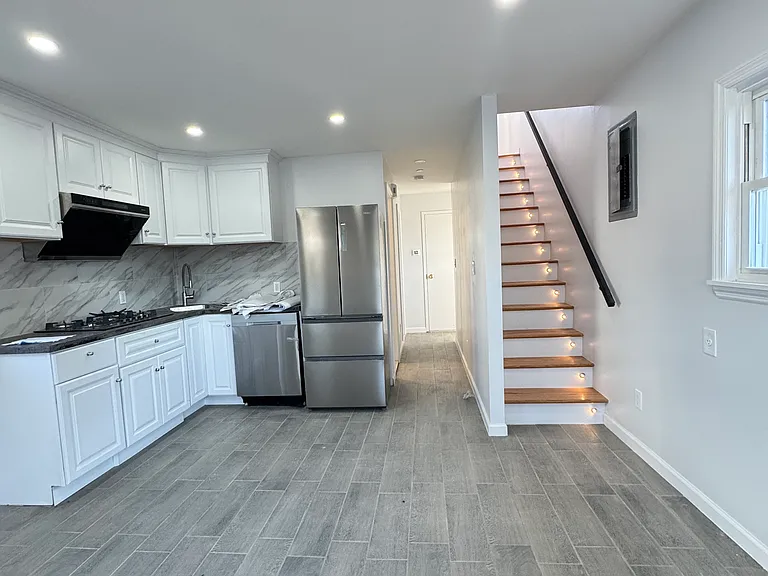 34 Seafoam St — Photo 4