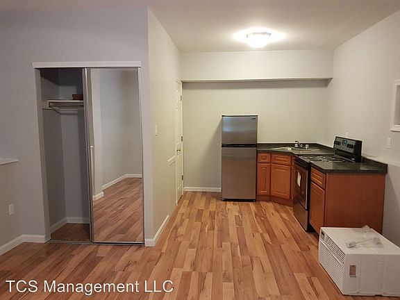 2nd image of 5235 Woodland Ave APT 1F