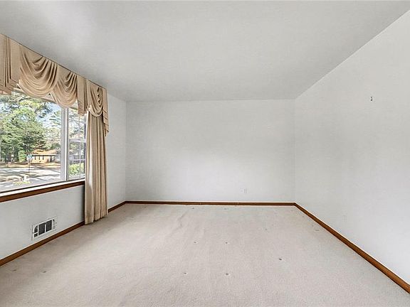 5th image of 2643 Elkhorn Dr