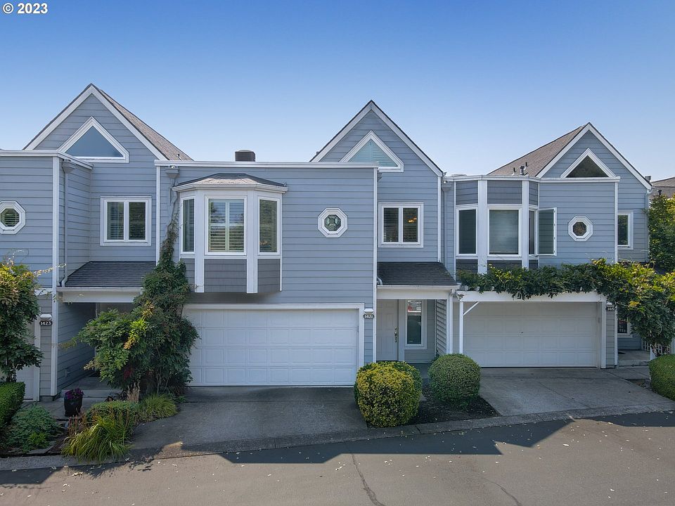 1st image of 1421 SE Columbia Way