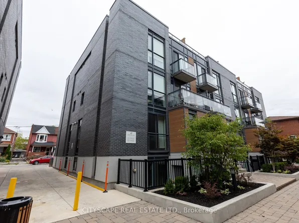 370 Wallace Ave #501, Toronto, ON M6P 3P2