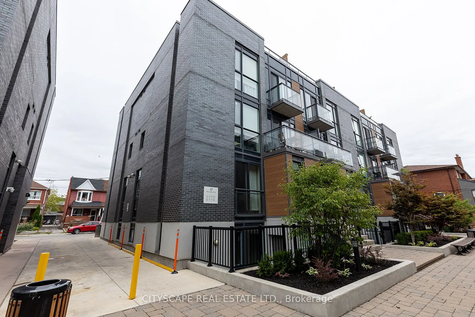 370 Wallace Ave #501 photo 1