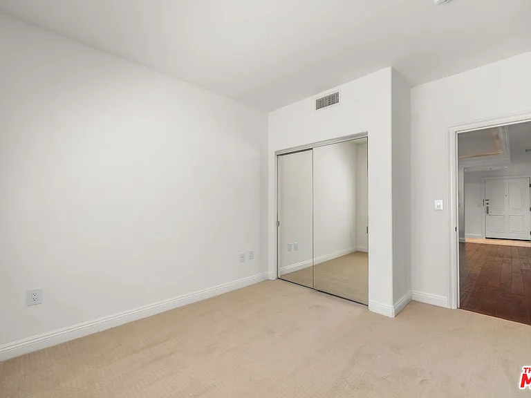 837 Crenshaw Blvd #301 — Photo 48