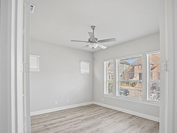 5th image of 1621 Rose Willow Way