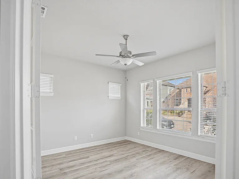 1621 Rose Willow Way — Photo 5