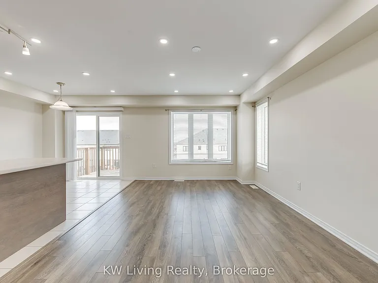 17 Allcroft Ct #UPPER — Photo 4