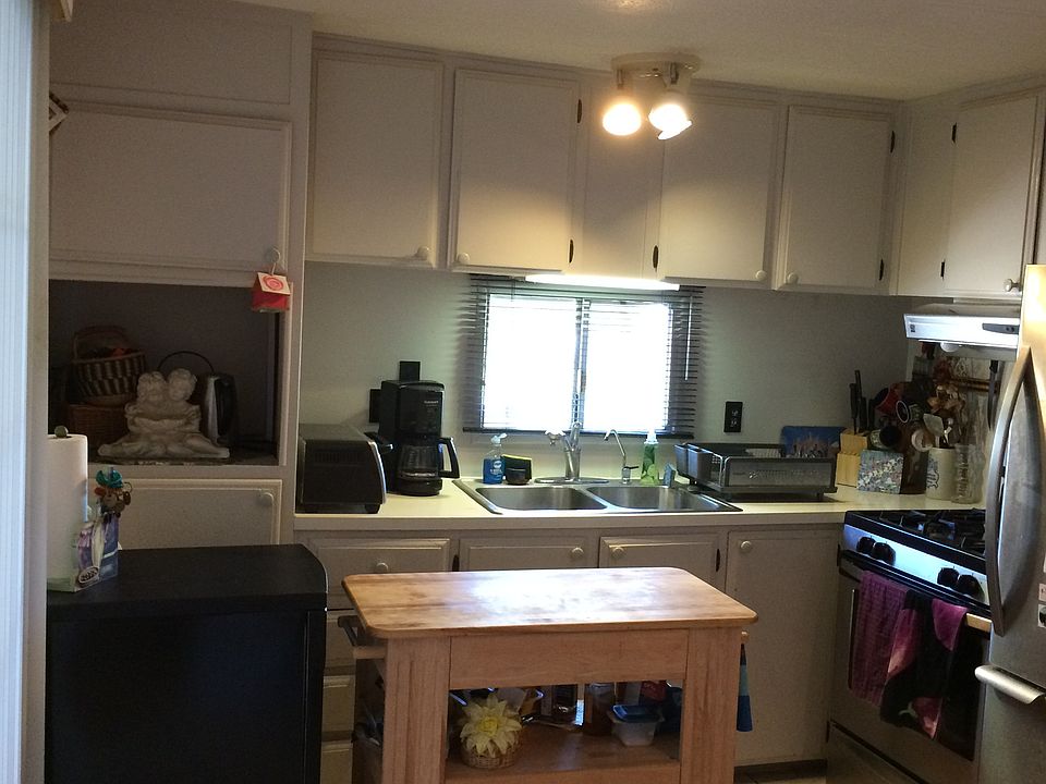 2nd image of 945 Ward Dr