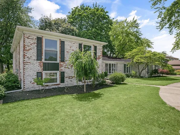 3111 E Lake Dr S, Elkhart, IN 46514