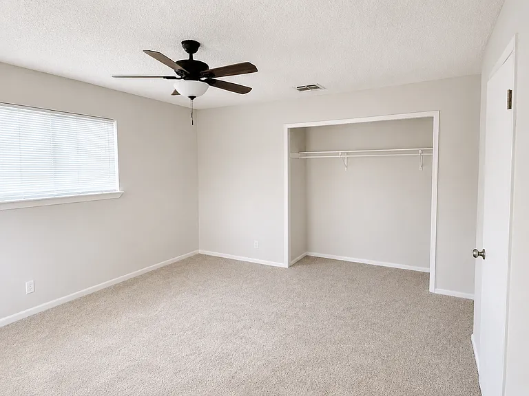 6718 Cypress Lake Dr — Photo 10