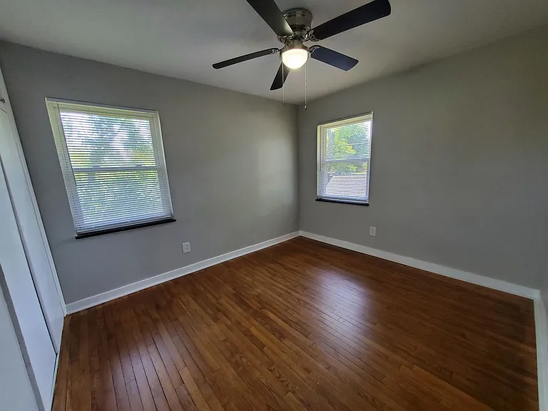 562 East Dr — Photo 11