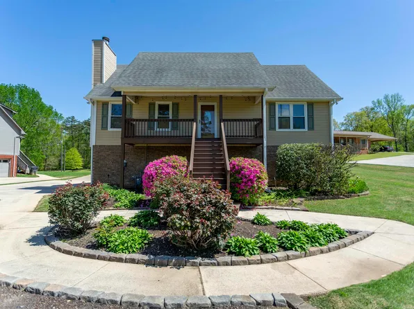 731 Parker Dr, Gardendale, AL 35071