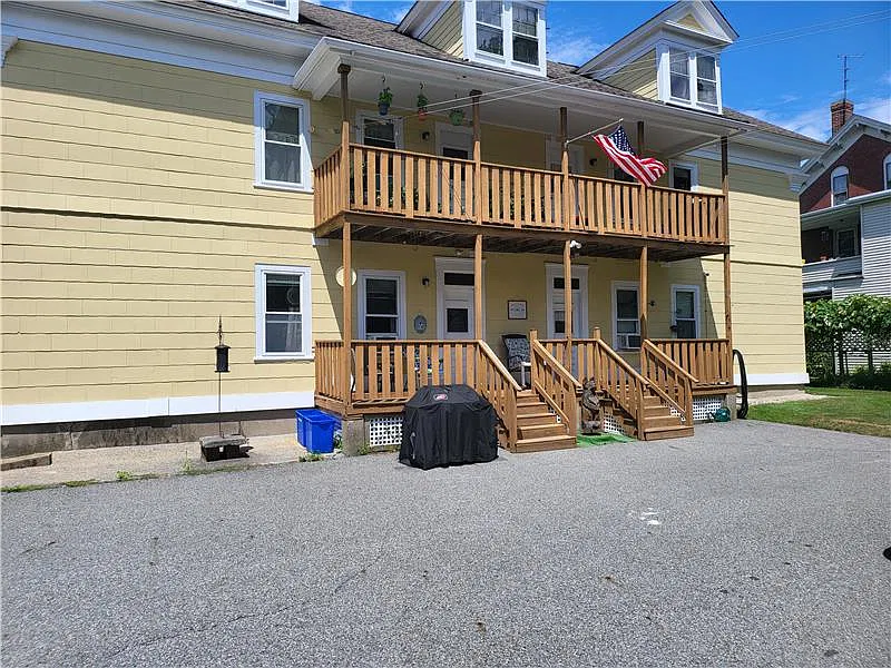 2 bed, 1000 sqft, $1,900 — Photo 2