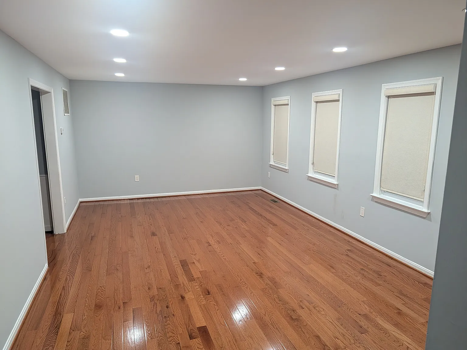 6 bed, 3100 sqft, $5,600 — Photo 4