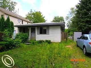 1st image of 925 Iroquois Ave