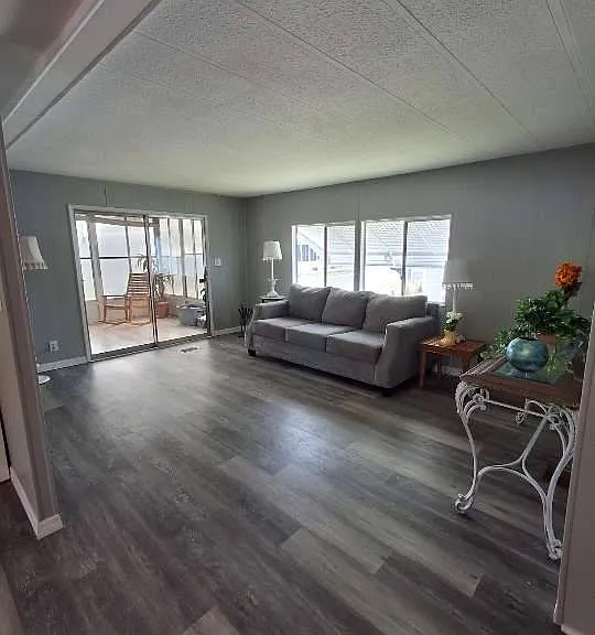 9165 Daniel Ave — Photo 7