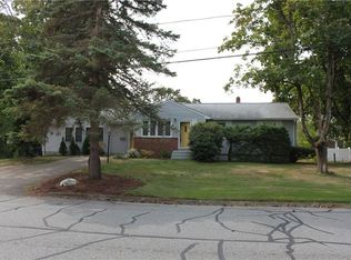 130 Stonedale Rd, Warwick, RI 02889