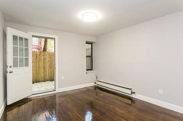 Rented by MNS | media 16