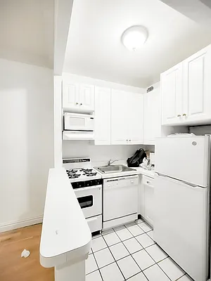 Rented by Metropolitan Property Group | media 4