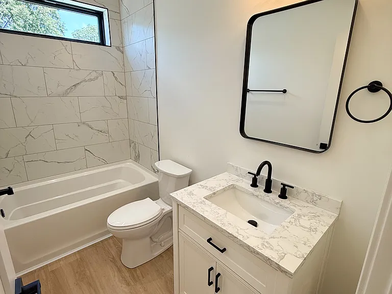 1448 Lexington Ave #C — Photo 8
