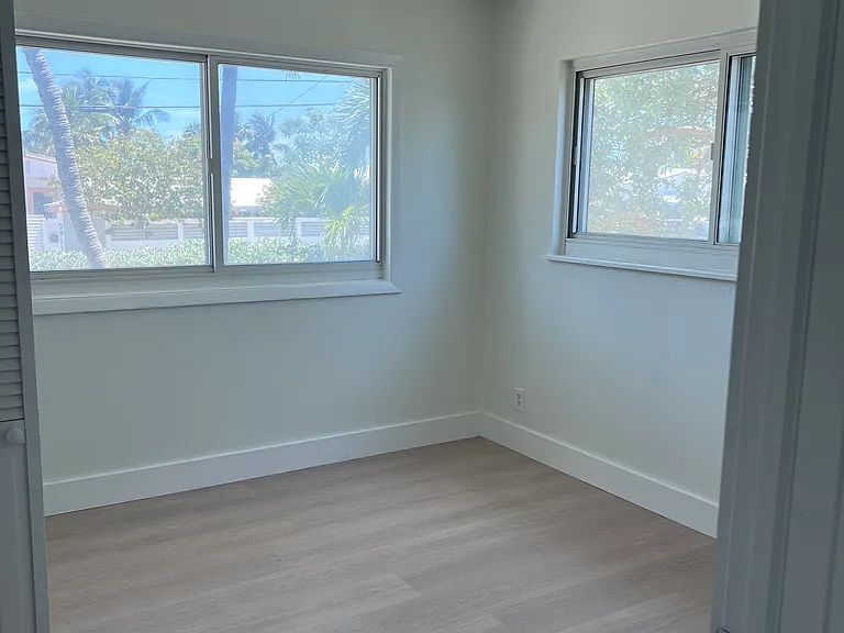 2906 Venetian Dr — Photo 8