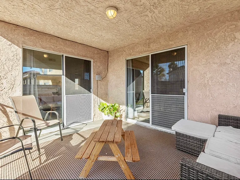 752 E Avenue J9 — Photo 17